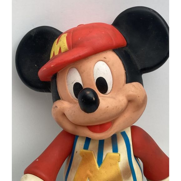 Vintage 70's Mickey Mouse Baseball Player - Posable Rubber-Like Plastic Doll - Picture 5 of 8